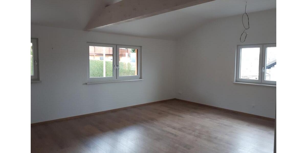 Dachgeschoßwohnung Runding - 4 Zimmer, 92 m&sup2;, 764&euro; | Angebot:26038515
