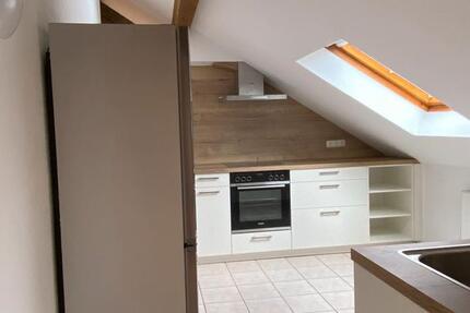 Trier-Süd, Saarstraße, gemütliche 1,5-Zimmer-Single-Dachgeschoßwohnung mit EBK
