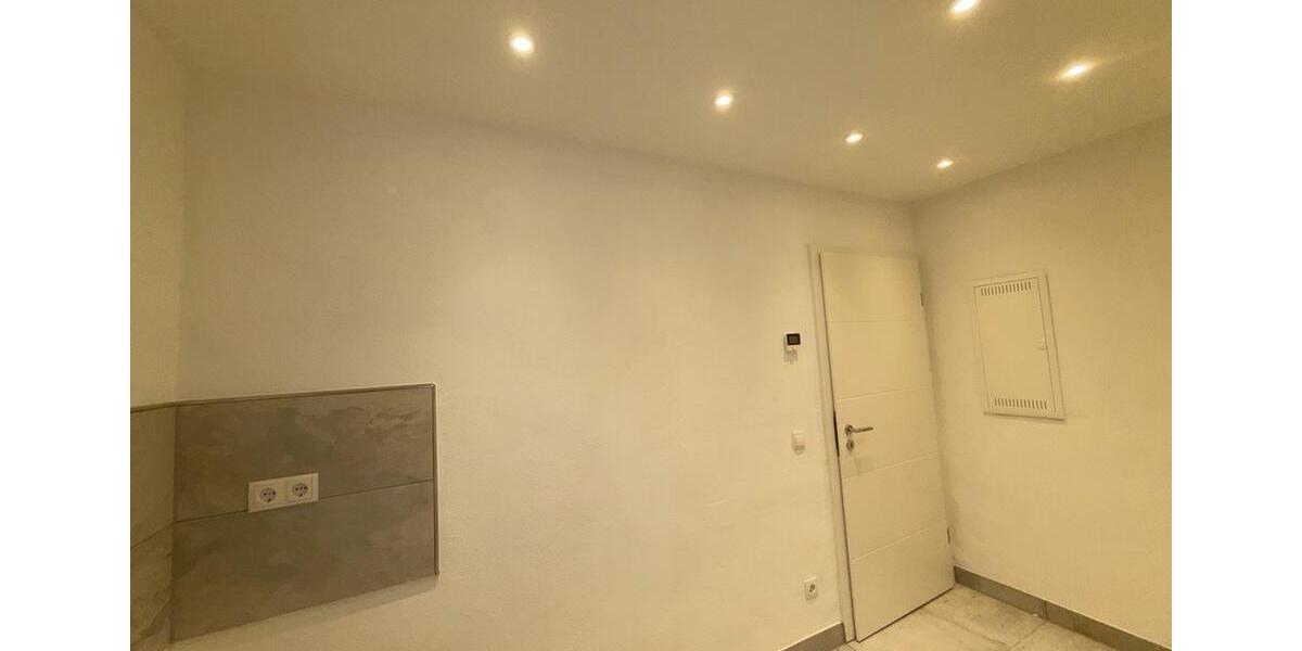 Haus zu vermieten,ab 01.02.2025 kernsaniertErstbezug 3 zimmer