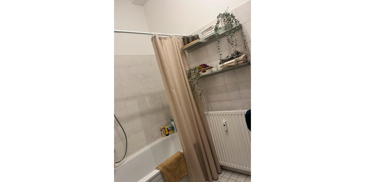 Dachgeschoßwohnung Ratingen Tiefenbroich - 3 Zimmer, 70 m&sup2;, 1.002&euro; | Angebot:24896162