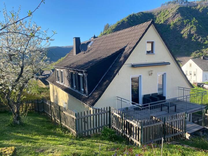 Etagenwohnung Cochem - 5 Zimmer, 86 m&sup2;, 1.250&euro; | Angebot:26429808