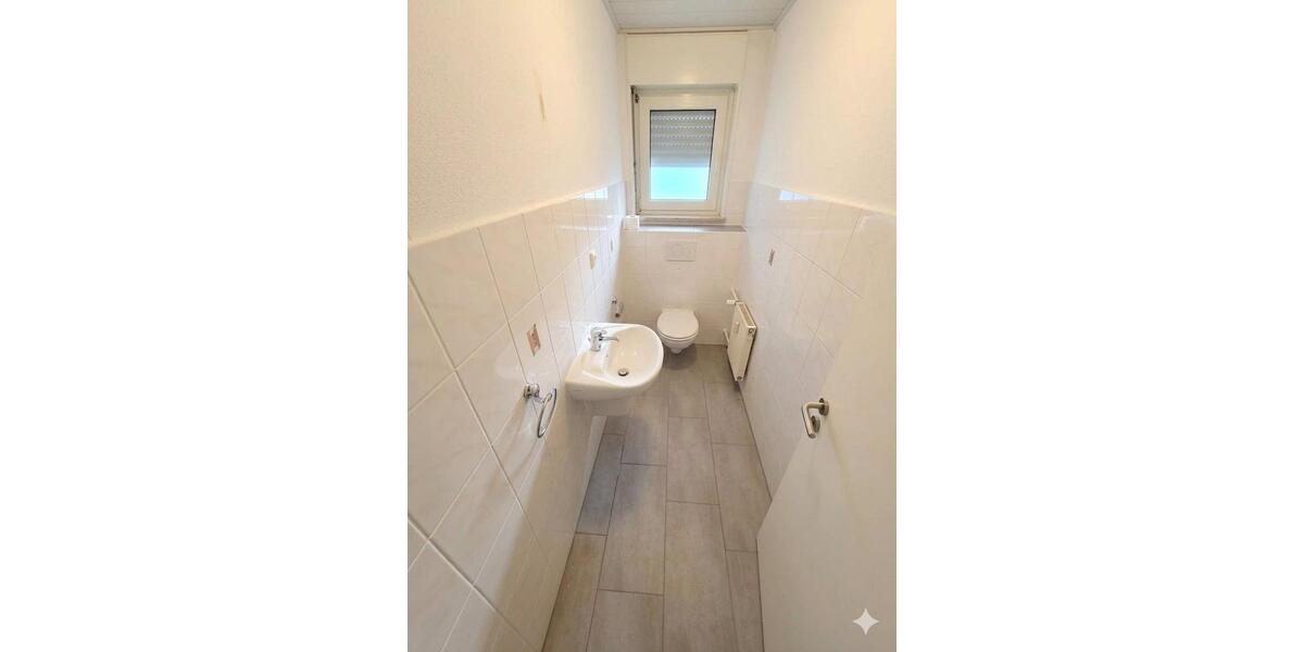 Etagenwohnung Taunusstein - 4 Zimmer, 130 m&sup2;, 1.300&euro; | Angebot:26121907
