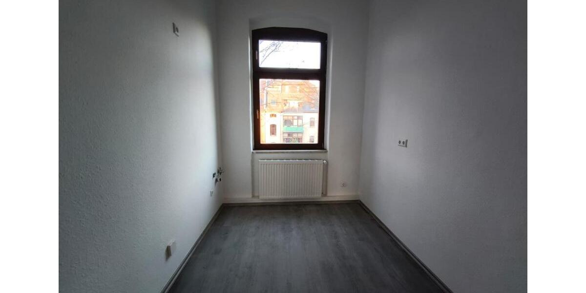 Etagenwohnung Zwickau - 4 Zimmer, 95 m&sup2;, 650&euro; | Angebot:26705464