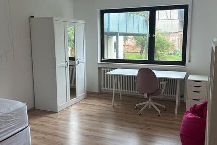 Zimmer zur Untermiete in gemütlicher Mädchen 2erWG Nähe Tübingen
