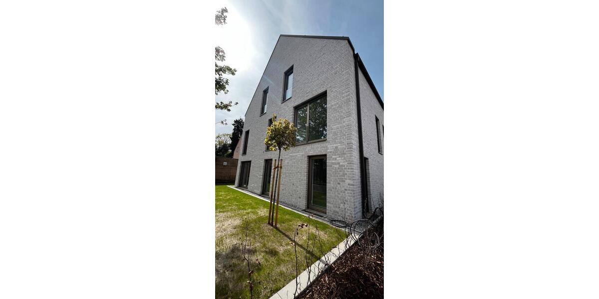 Erdgeschoßwohnung Halle - 3 Zimmer, 81 m&sup2;, 1.250&euro; | Angebot:26459555