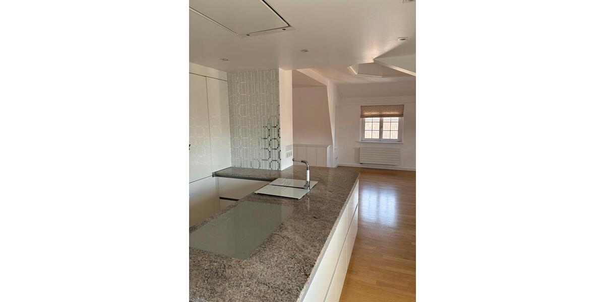 Dachgeschoßwohnung Coburg - 3 Zimmer, 100 m&sup2;, 1.250&euro; | Angebot:26413743