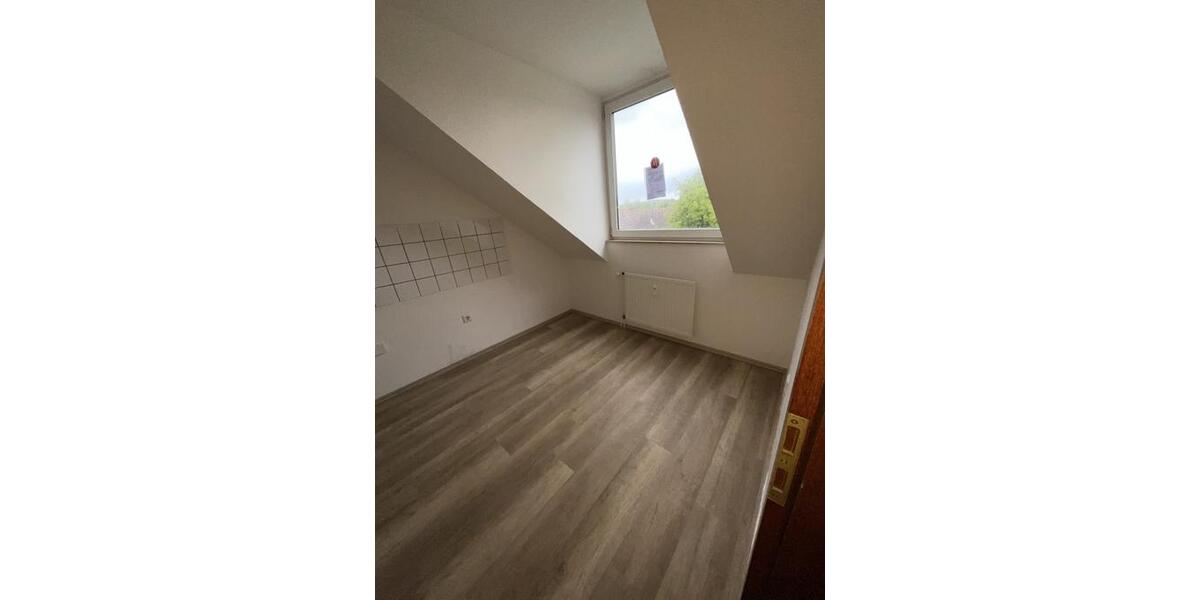 Dachgeschoßwohnung Dortmund Huckarde - 2 Zimmer, 66 m&sup2;, 529&euro; | Angebot:26586831