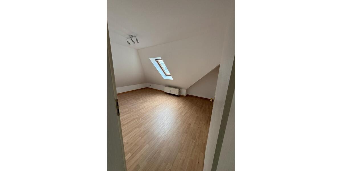 Dachgeschoßwohnung Dresden Cotta - 3 Zimmer, 82 m&sup2;, 1.000&euro; | Angebot:26578294