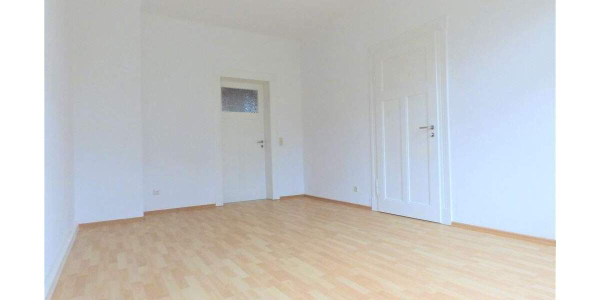 Frisch Renoviert - Schöne 3 Zi.- Whg., Bad mit Fenster, Loggia WG´s Willkommen! 3 zimmer