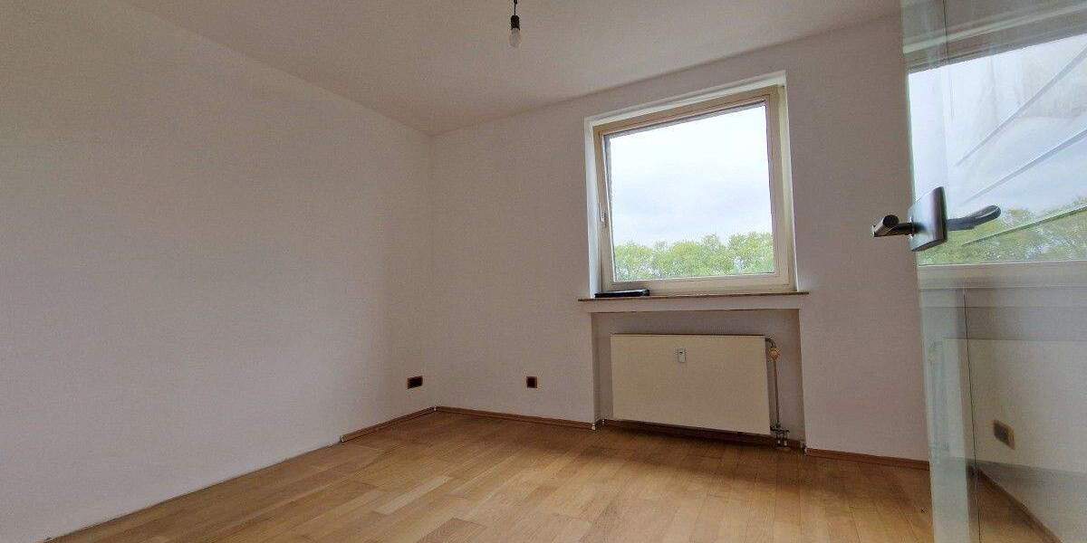 Komfortables Wohnen: Balkon, Tiefgarage, Pool & Sauna in Duisburg 3 zimmer