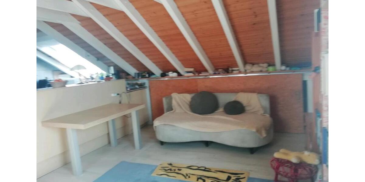 Dachgeschoßwohnung Weinstadt - 3 Zimmer, 74 m&sup2;, 850&euro; | Angebot:26617477