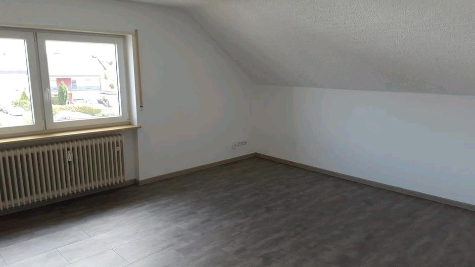Dachgeschoßwohnung Schifferstadt - 3 Zimmer, 63 m&sup2;, 860&euro; | Angebot:25313092