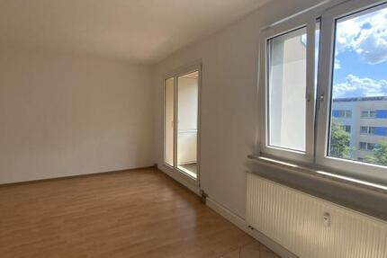 4 -Zimmerwohnung mit Balkon in ruhiger Wohnlage zimmer