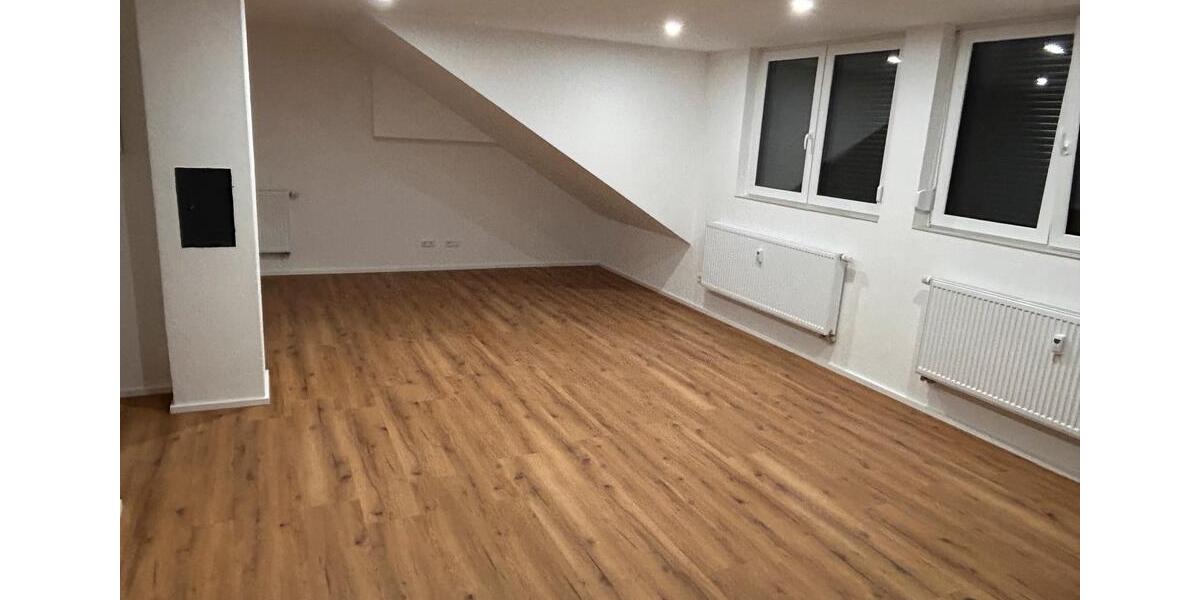 Dachgeschoßwohnung Leutenbach - 2.5 Zimmer, 70 m&sup2;, 1.000&euro; | Angebot:25264202