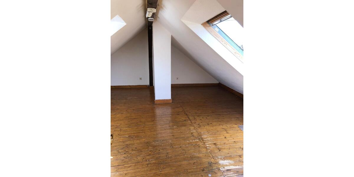 Dachgeschoßwohnung Saarbrücken - 3 Zimmer, 65 m&sup2;, 580&euro; | Angebot:26362184