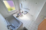Helle Dachgeschoßwohnung * Balkon *Stellplatz