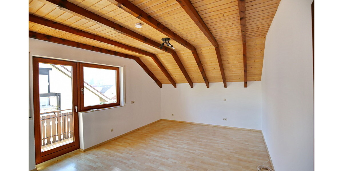 Großzügige Dachgeschosswohnung mit Garten und Klimaanlage. - 3.5 Baden-Baden / Oberbeuern Oberbeuern | Angebot:27161126