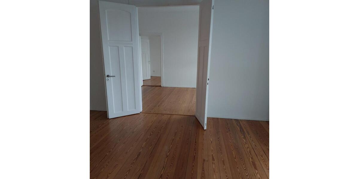 Etagenwohnung Flensburg Fruerlund - 4 Zimmer, 101 m&sup2;, 905&euro; | Angebot:23750426