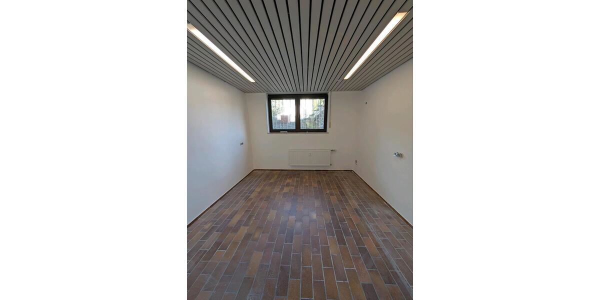 Gewerbeobjekt Buseck - 1.000&euro; | Angebot:22588140