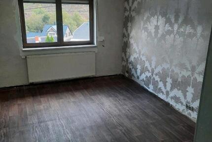 Haus Neuhaus am Rennweg - 5 Zimmer, 130 m&sup2;, 750&euro; | Angebot:24896078