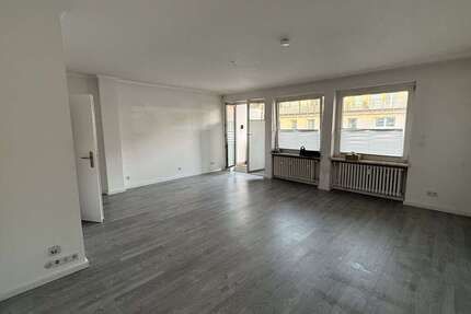 Wohnung Düsseldorf Stadtmitte - 3 Zimmer, 100 m&sup2;, 1.400&euro; | Angebot:26573829