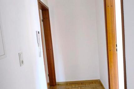 Wohnung Saarbrücken West - 3 Zimmer, 75 m&sup2;, 600&euro; | Angebot:26517519
