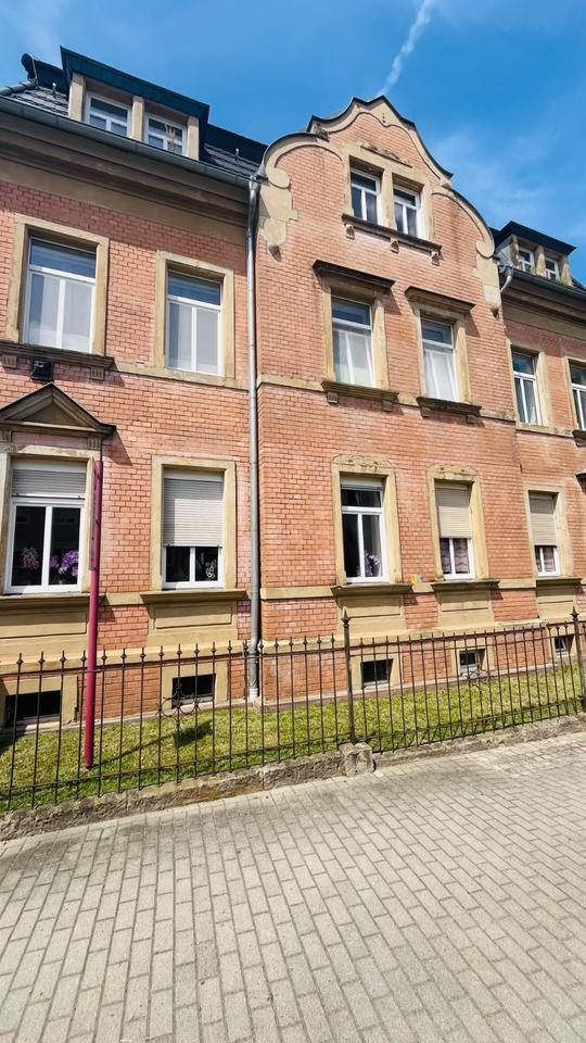 Schöne 4-Zimmer-Dachgeschoss Wohnung mit Einbauküche