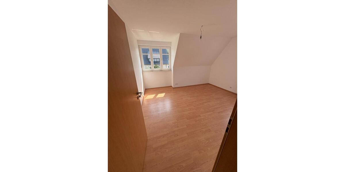 Dachgeschoßwohnung Lotte - 2.5 Zimmer, 59 m&sup2;, 530&euro; | Angebot:26051018