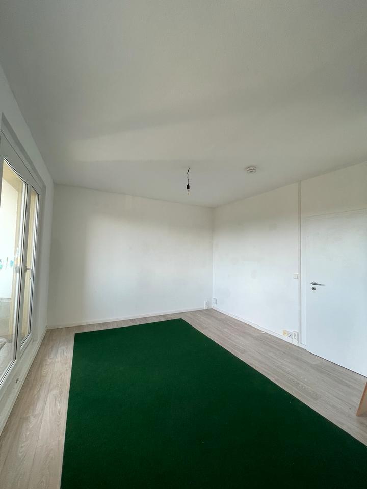 3-Zimmer-Wohnung in Halle Silberhöhe mit Balkon & guter Anbindung