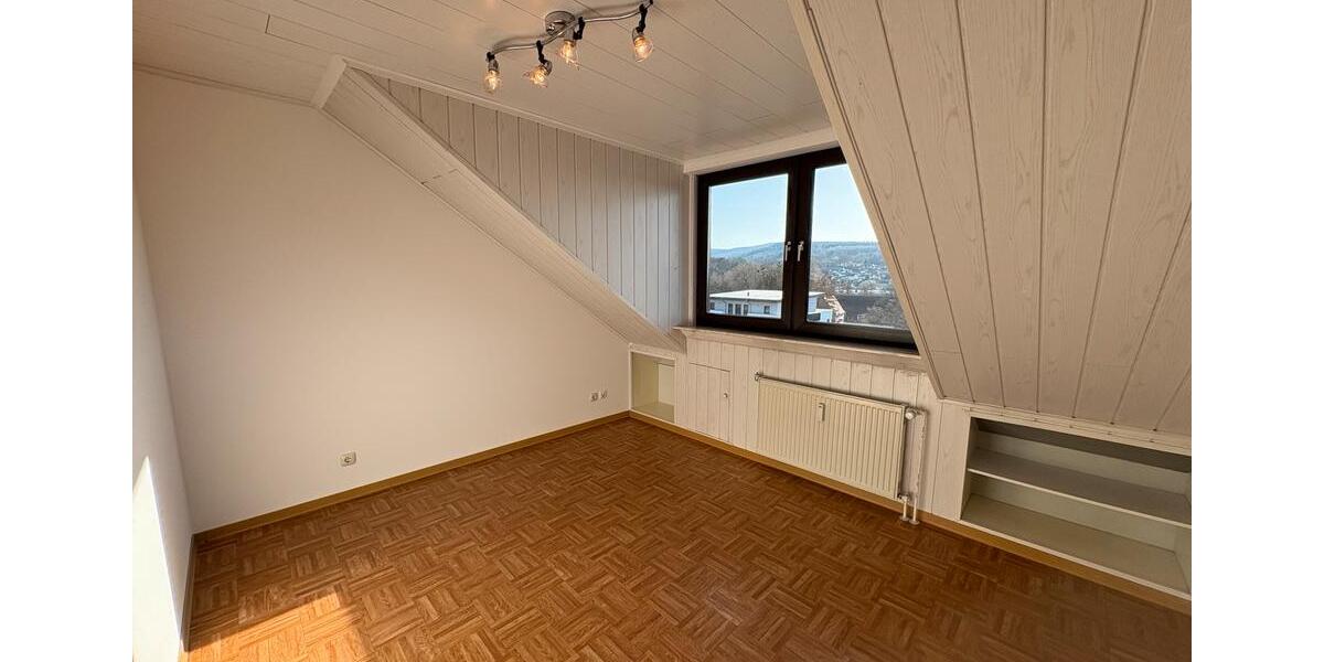 Dachgeschoßwohnung Bad Soden-Salmünster Salmünster - 4 Zimmer, 93 m&sup2;, 850&euro; | Angebot:26403868
