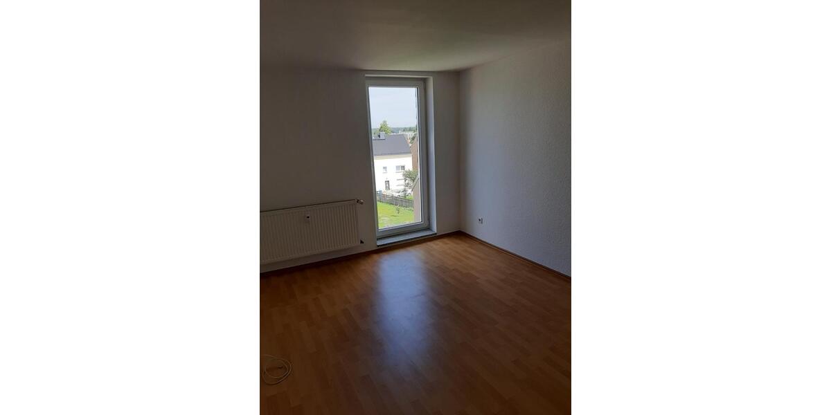 Dachgeschoßwohnung Limbach-Oberfrohna Oberfrohna - 3 Zimmer, 73 m&sup2;, 470&euro; | Angebot:25102811