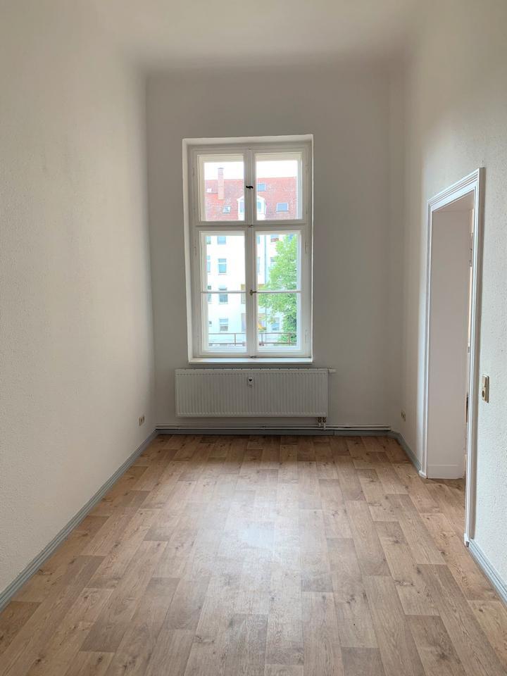 7 Zimmer-Altbau-Wohnung in wunderschönem Denkmalobjekt zu vermieten!