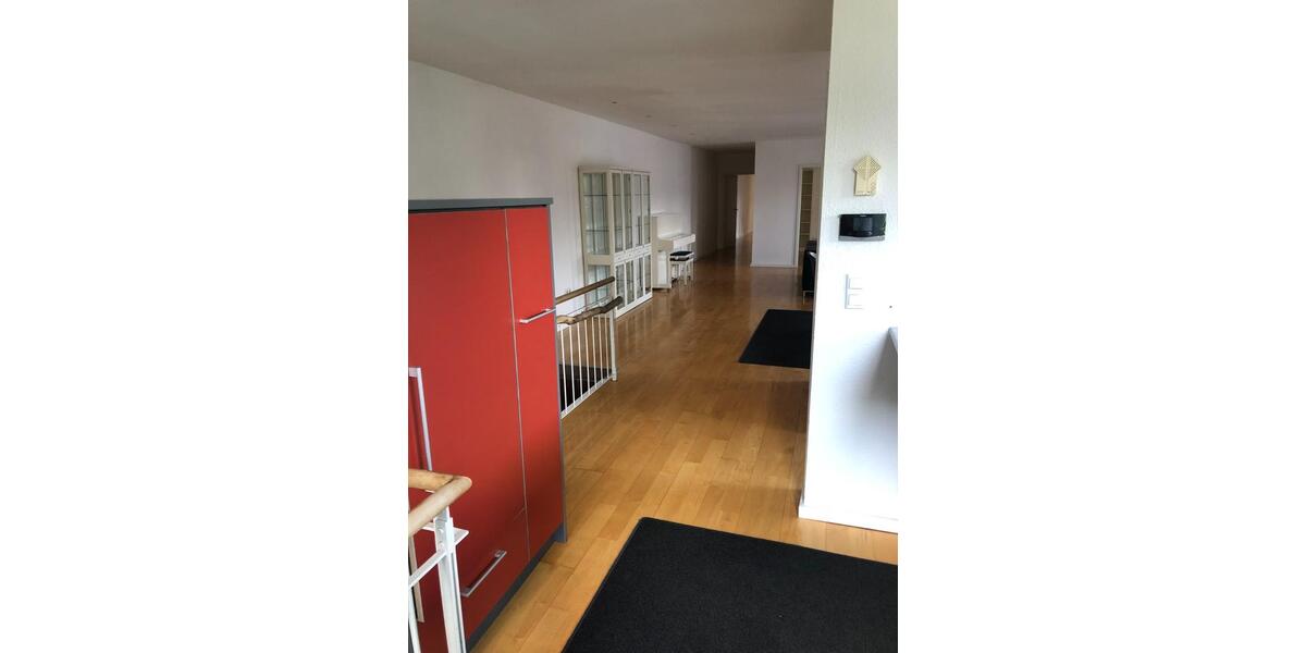 Einfamilienhaus Langenhagen - 8 Zimmer, 315 m&sup2;, 2.890&euro; | Angebot:24646854