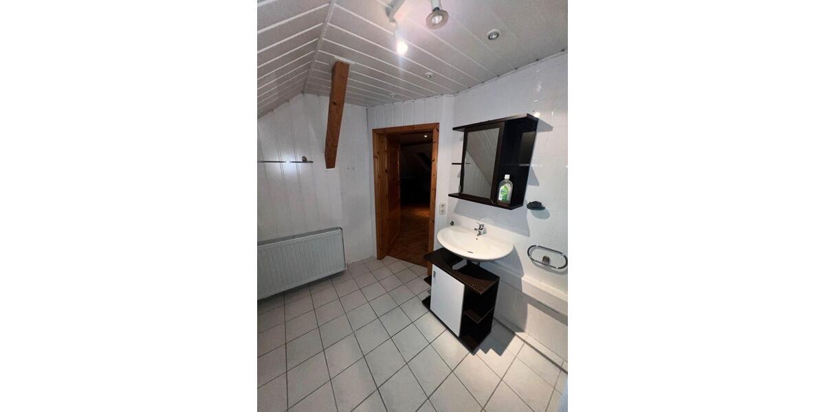 Etagenwohnung Karben - 4 Zimmer, 150 m&sup2;, 1.500&euro; | Angebot:25343839