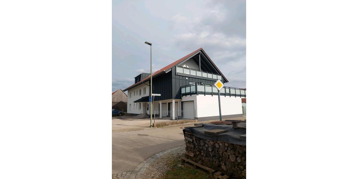 Dachgeschoßwohnung Rammingen - 4 Zimmer, 131 m&sup2;, 1.600&euro; | Angebot:26116391