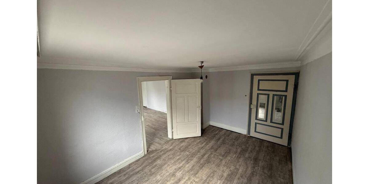 B015 1-L Zentrumsnahe 3-Zimmerwohnung mit Terrasse 3 zimmer