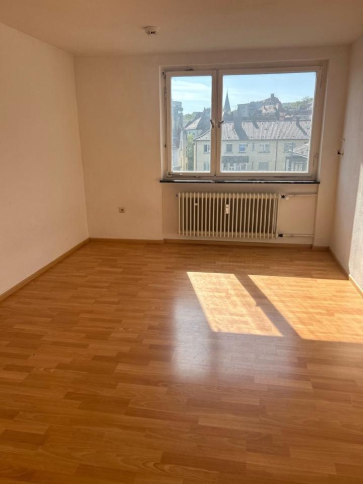 N180-1 - Schönes WG Zimmer in zentraler Lage