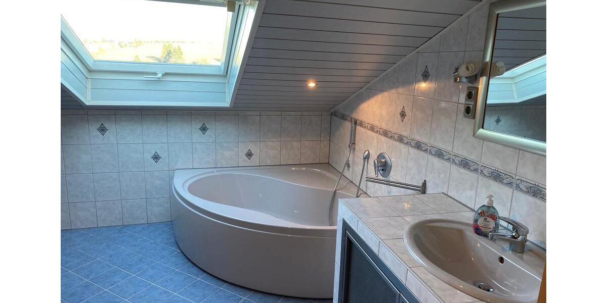 Dachgeschoßwohnung Hünfelden - 2 Zimmer, 100 m&sup2;, 800&euro; | Angebot:25640896