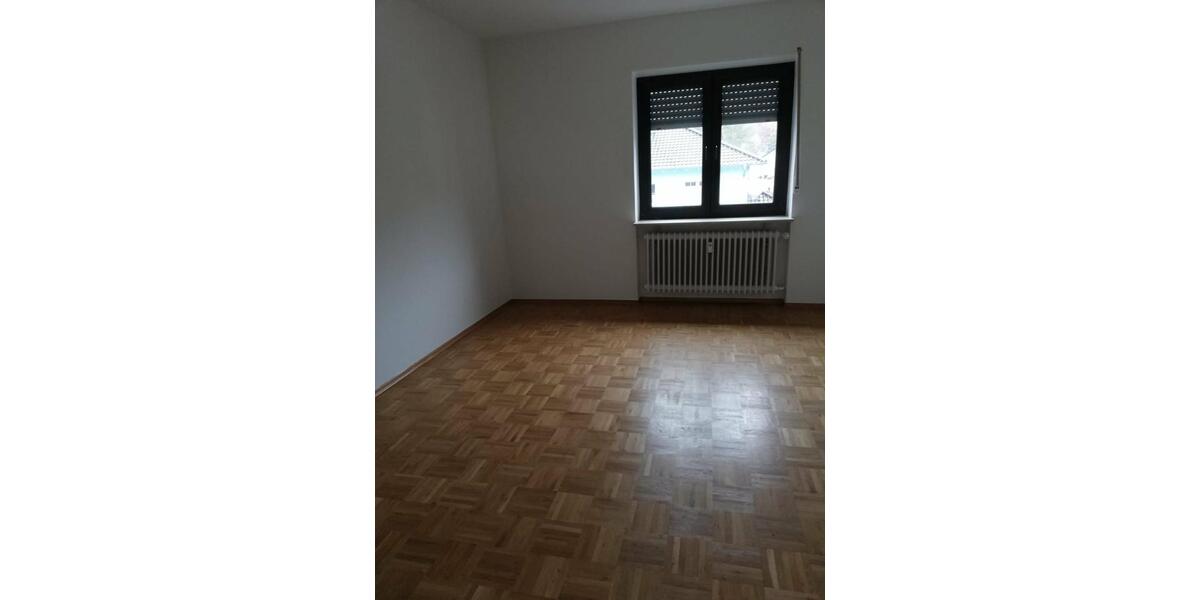 Etagenwohnung Dahn - 3 Zimmer, 102 m&sup2;, 850&euro; | Angebot:25647051