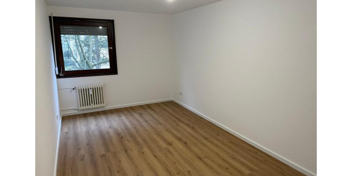 Kernsanierte 3,5 Zi Whg in Schwalbach am Taunus 3.5 zimmer