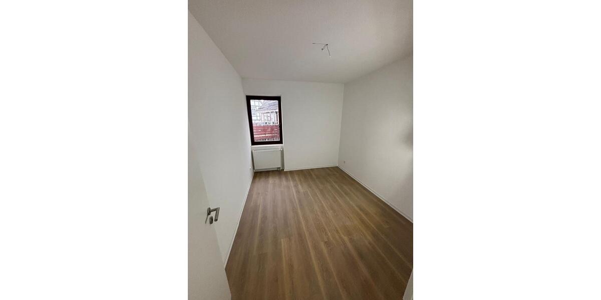 Etagenwohnung Vöhl - 3 Zimmer, 94 m&sup2;, 700&euro; | Angebot:25797016