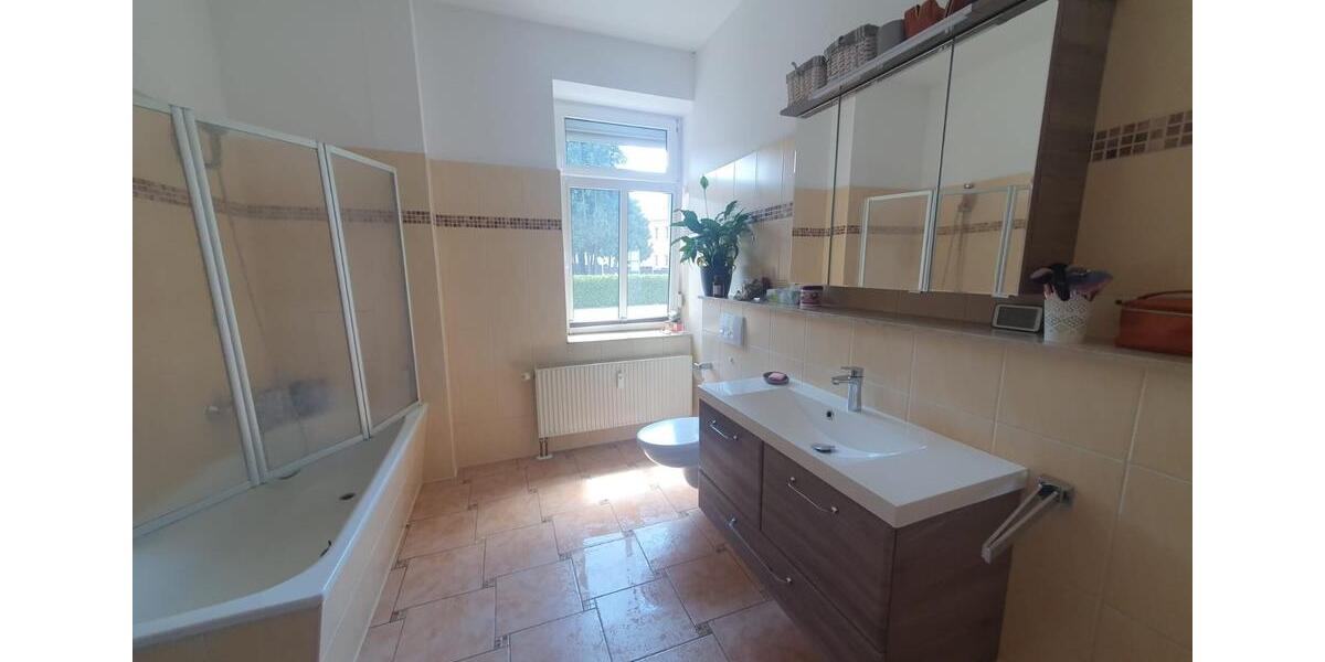 Hochparterre Hohenmölsen - 3 Zimmer, 65 m&sup2;, 429&euro; | Angebot:24591718