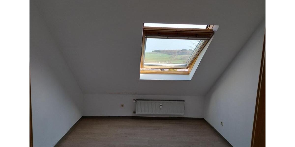 Dachgeschoßwohnung Irmenach - 3 Zimmer, 96 m&sup2;, 500&euro; | Angebot:25873815