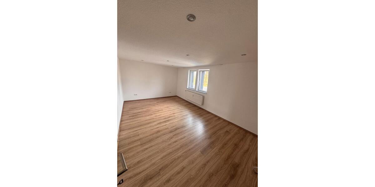 Etagenwohnung Büdingen - 4.5 Zimmer, 104 m&sup2;, 1.400&euro; | Angebot:26102444