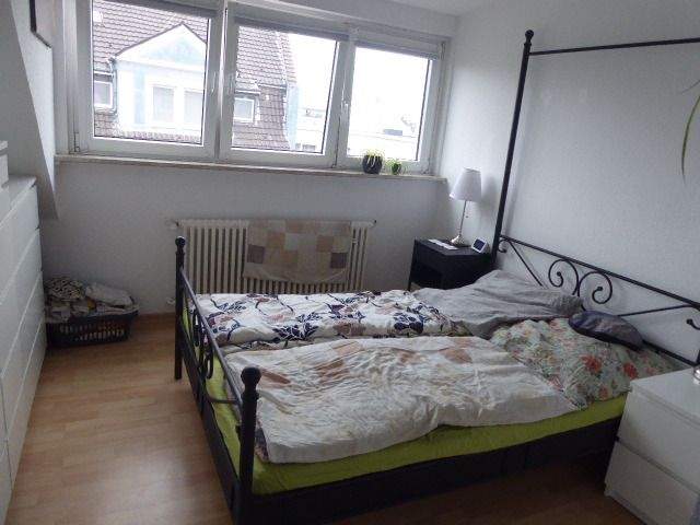 EXKLUSIV SANIERT MAISONETTE MODERNES BAD + SEP. WC BALKON INS GRÜNE LAMINAT EINBAUKÜ. MÖGL. ELLER 3 zimmer
