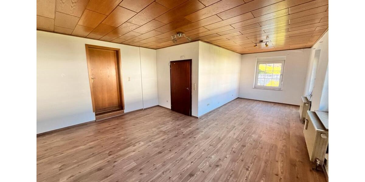 Einfamilienhaus Korbach - 7 Zimmer, 177 m&sup2;, 985&euro; | Angebot:26636423