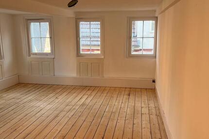 3,5 Zimmer Altbau Whg komplett renoviert, Nähe Kaufland, Zentrum 3 zimmer