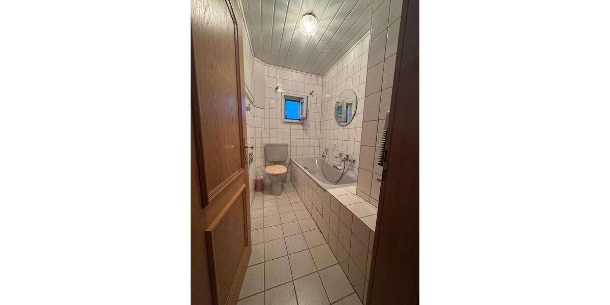 Einfamilienhaus Wetzlar Altenberger Straße - 7 Zimmer, 140 m&sup2;, 1.000&euro; | Angebot:26020253