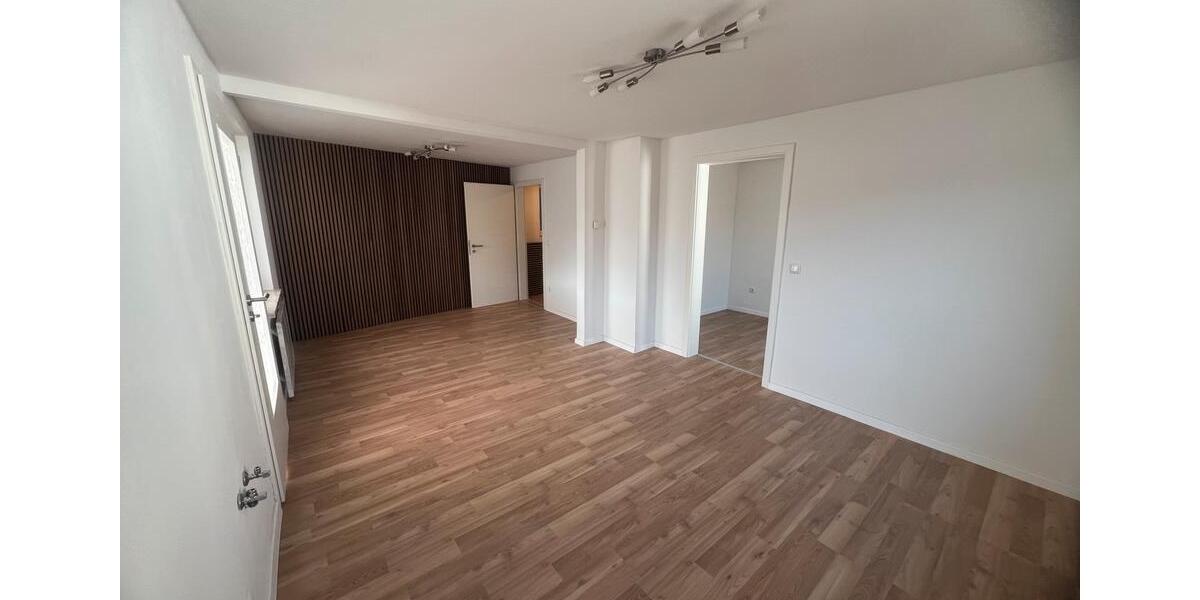 Einfamilienhaus Laaber - 4 Zimmer, 92 m&sup2;, 999&euro; | Angebot:25540024