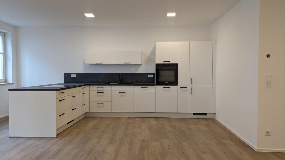Etagenwohnung Bad Königshofen im Grabfeld - 3 Zimmer, 115 m&sup2;, 900&euro; | Angebot:26130556